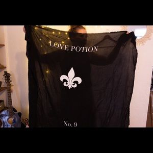 Wildfox Beverly Hills black scarf tapestry